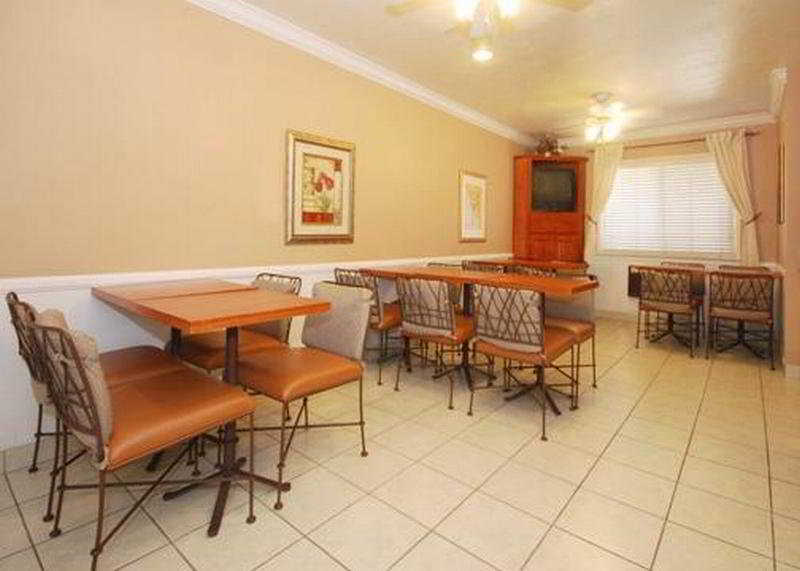 Comfort Inn San Diego Airport At The Harbor Restaurace fotografie